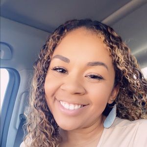 Meet your Posher, Alicia